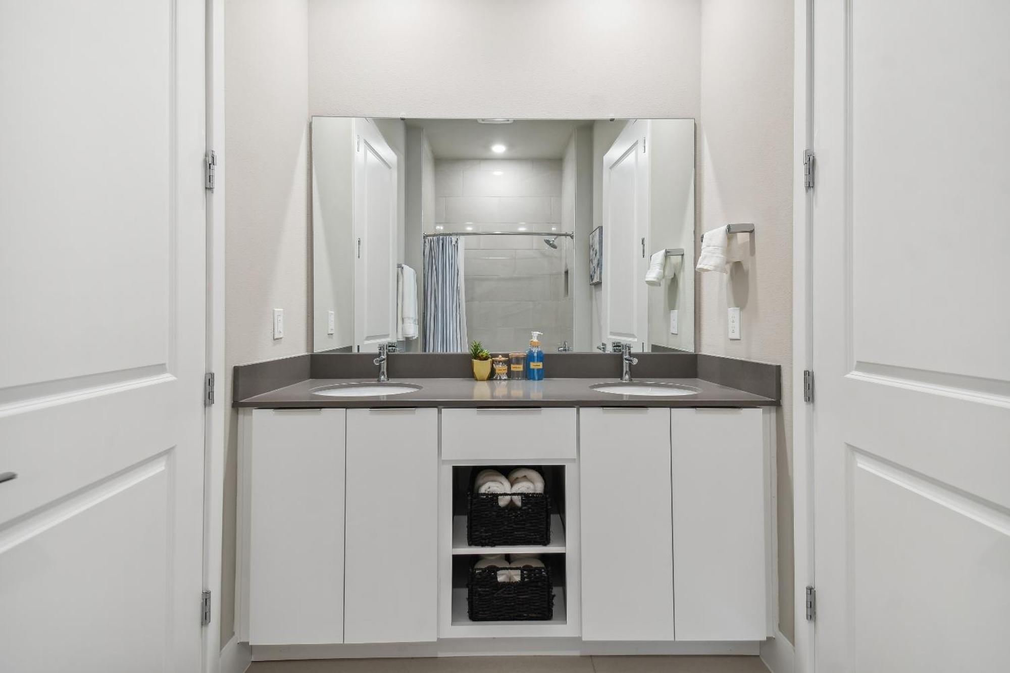 Stunning New Close To World Apartment Kissimmee