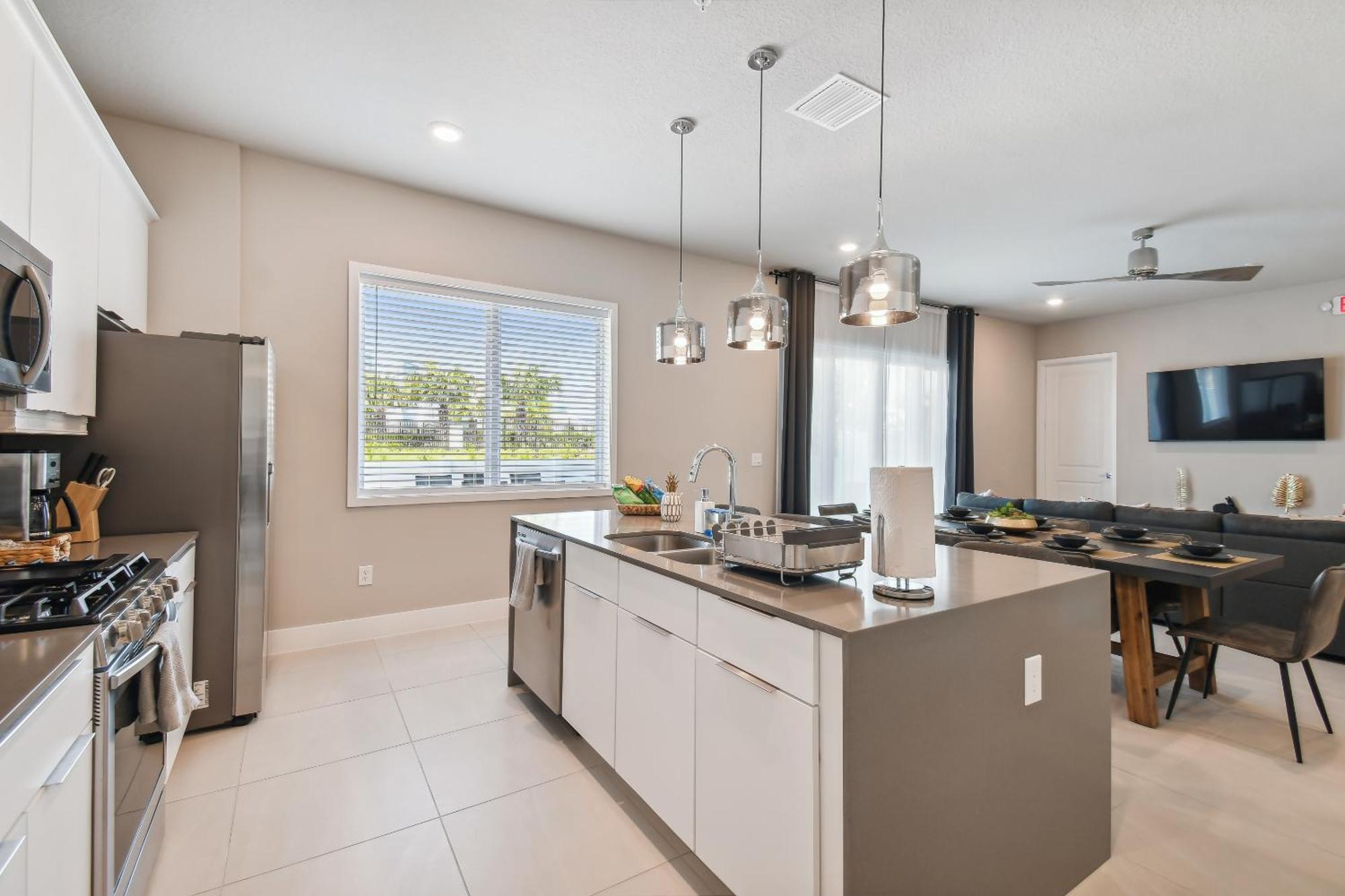 Stunning New Close To World Apartment
